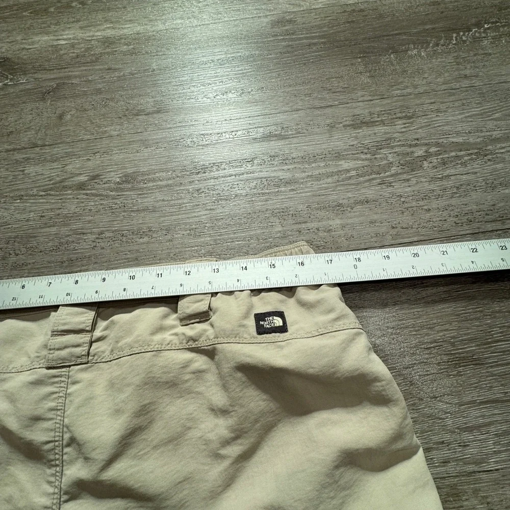 The North Face Horizon Cargo Shorts Mens Medium Tan Beige Nylon Hiking Outdoor